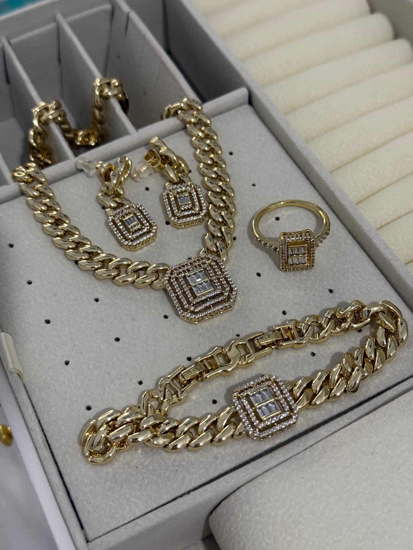 Conjunto oro lamino 14k (4 piezas)